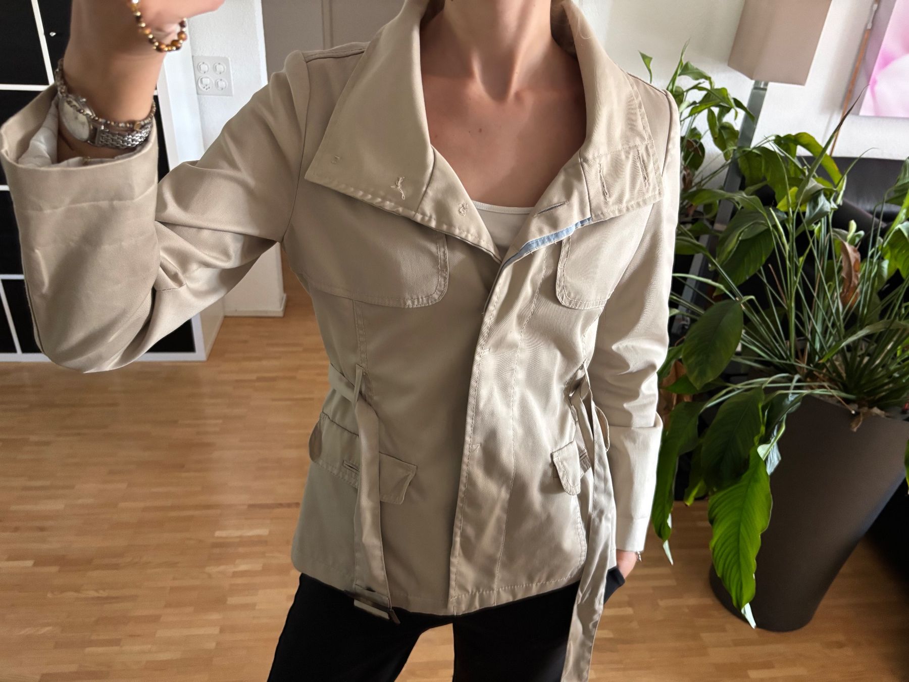 H&M Giacche: Damen Jacke beige – Usato da Rhäzüns venduto da Nadl77 1