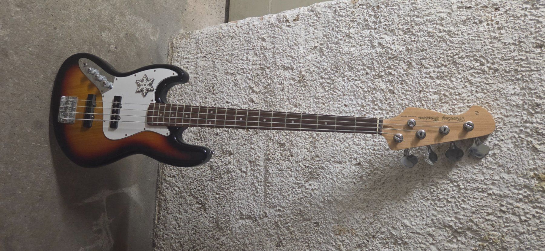 Strumenti musicali: Left handed bass guitar – Usato da Allschwil venduto da bobknarr 1