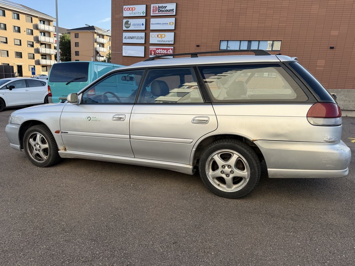 Subaru Automobili: Subaru legacy 2.5 4WD – Usato da La Chaux-de-Fonds venduto da Transportchezmax 3