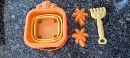 Strandspielzeug Eimer mit Förmchen und Rechen  neu