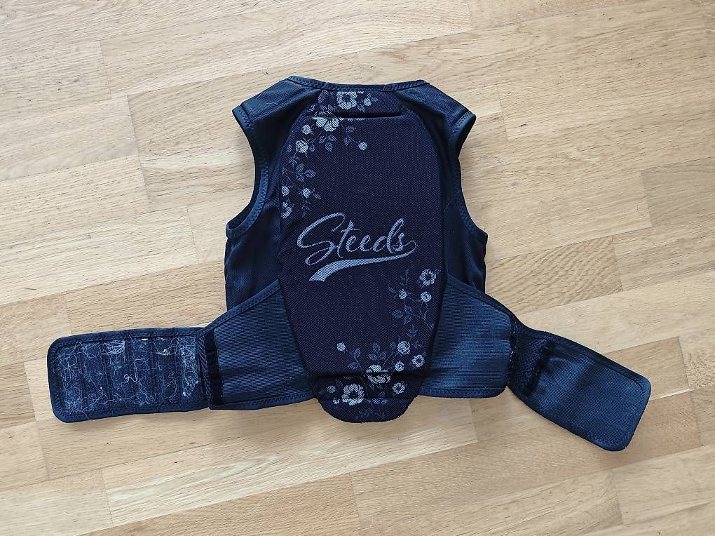 Autres vêtements fille: Reitweste Steeds  – D'occasion à Zürich par wydleri 1