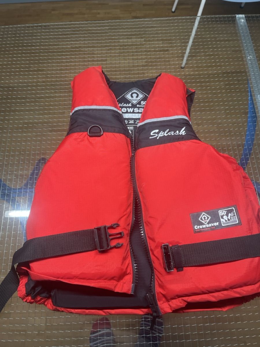 Giubbotti di salvataggio: Kinderschwimmweste – Usato da Bremgarten b. Bern venduto da feusischule
