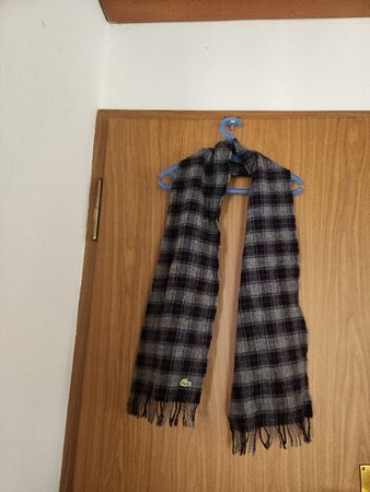 Écharpe en laine carreaux Lacoste 100% laine ( défauts)