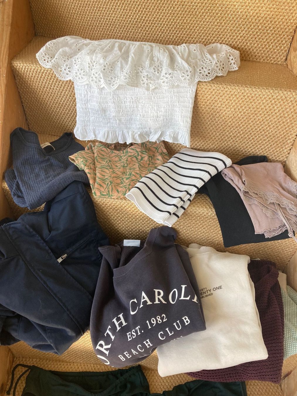 Kleiderpakete & -sets: Kleiderpaket für Mädchen / Teens – Gebraucht aus Winterthur von SurfSwiss 1