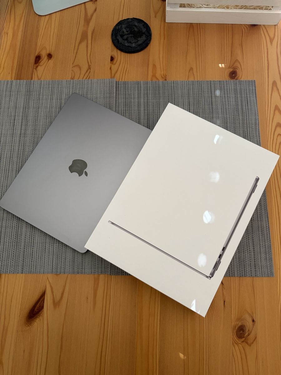 Apple Notebook: MacBook Air M3 10-Core GPU 24GB RAM 512GB Storage Space Grey – Nuovo (secondo la descrizione) da Basel venduto da Mr.Krabs1990