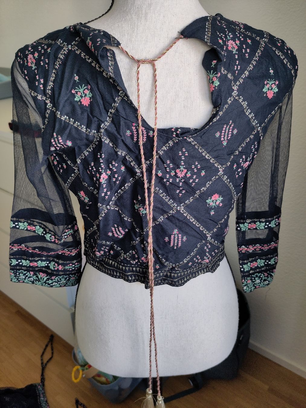 Lotti di vestiti: Damen Set Bluse und Hose mit Rock – Nuovo (secondo la descrizione) da Zürich venduto da njerryrocky 1