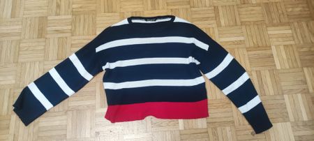 Gestreifter Pullover von Stradivarius  stylischer Retro look