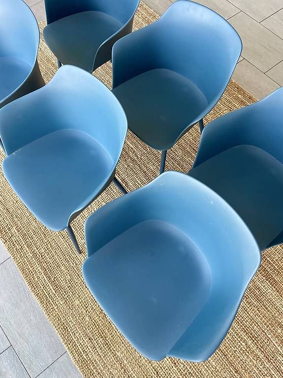 Sedie: Chaises de table bleues pétrole  – Usato da St-Aubin-Sauges venduto da ant_j9vt