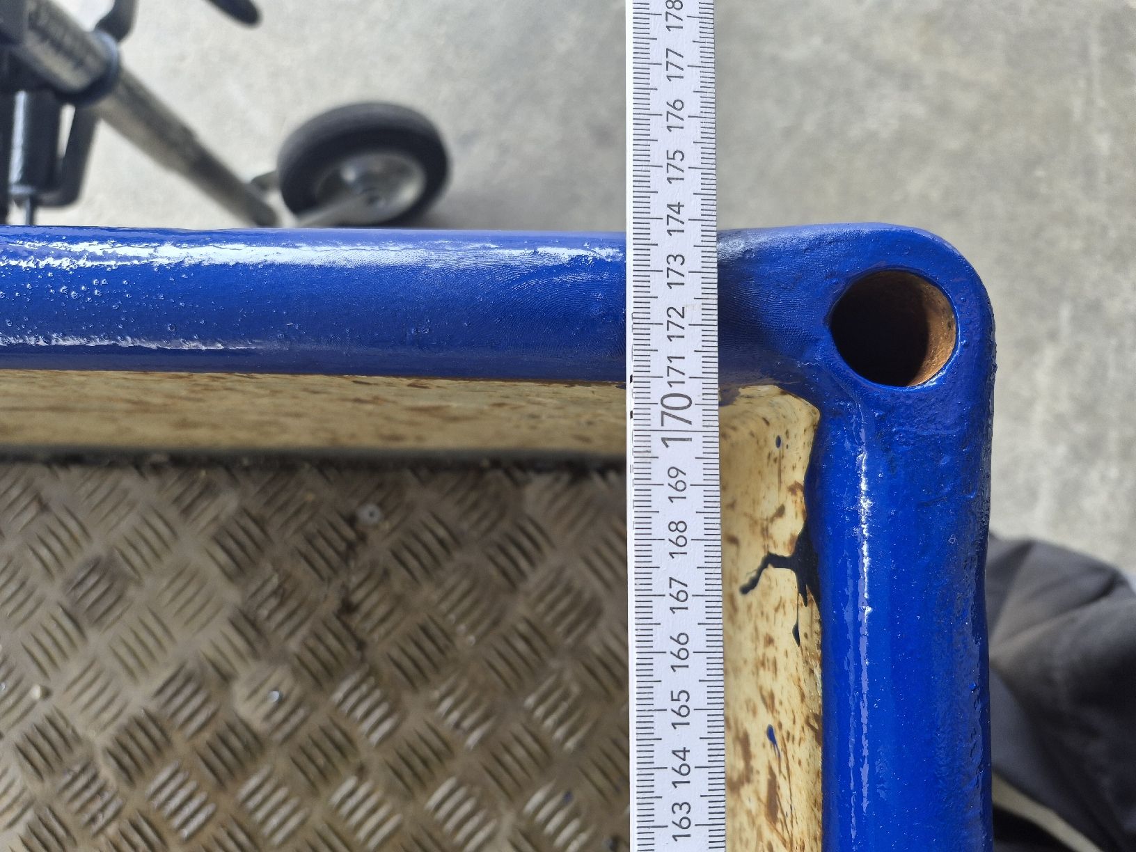 Wiederkehr Rimorchi: Robuster Wiederkehr Anhänger – Usato da Riedtwil venduto da Scania94D- 5