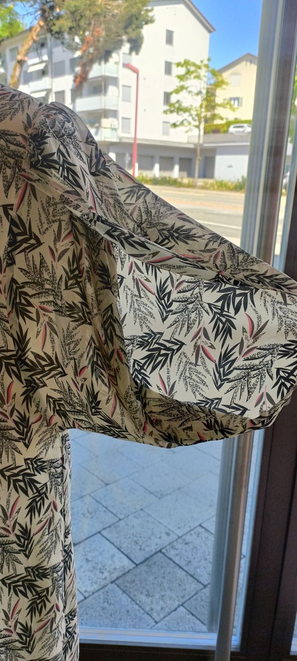 Essentiel Antwerp Vestiti: Seidenkleid Essenteil Antwerp, Grösse 38 – Usato da Zollikofen venduto da Proseco 2