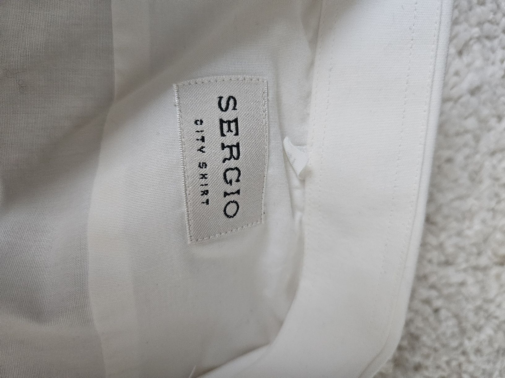 Lotti di vestiti: Lot de deux chemises blanches taille 41 – Usato da Pully venduto da arn_89gc 3