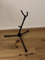 K&M Instrumentenständer Alto-/Tenorsax, schwarz faltbar