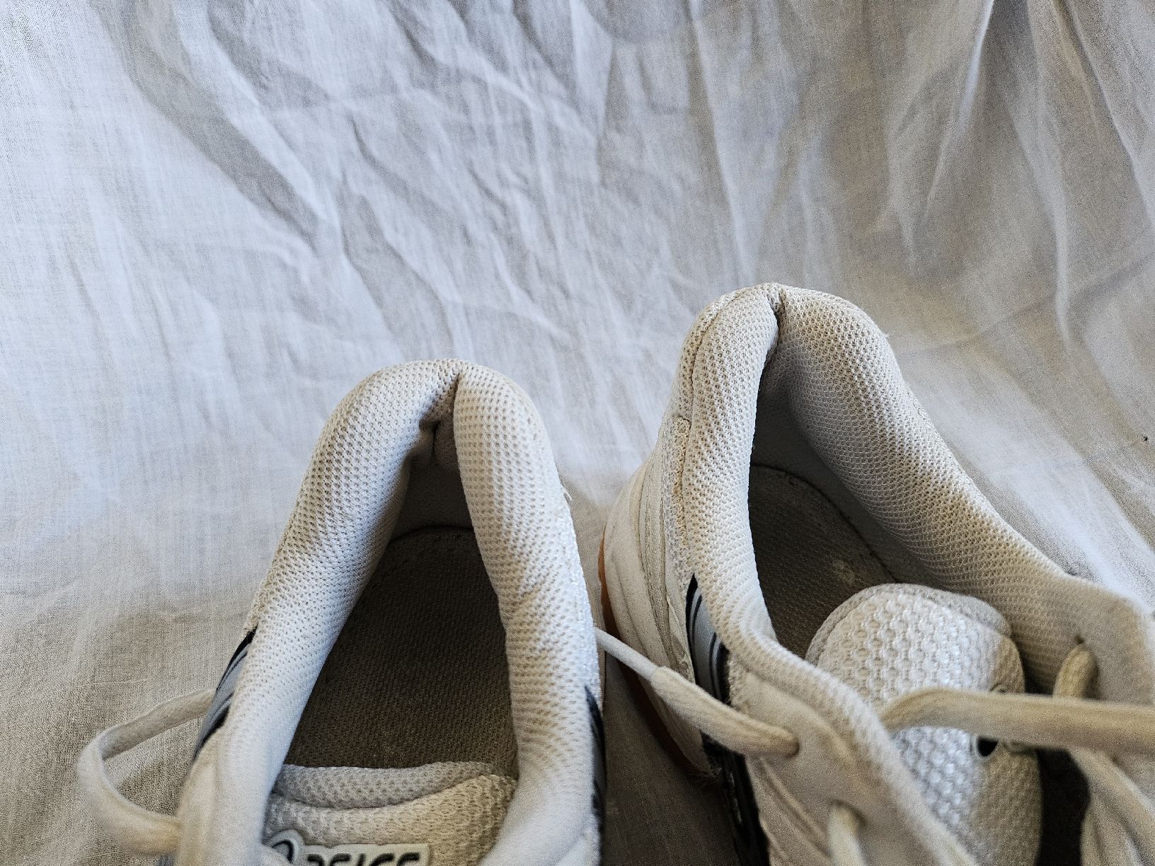 Schuhe für Jungen: Chaussures de sport Asics pointure 35 – Gebraucht aus La Joux FR von car_ck96 6