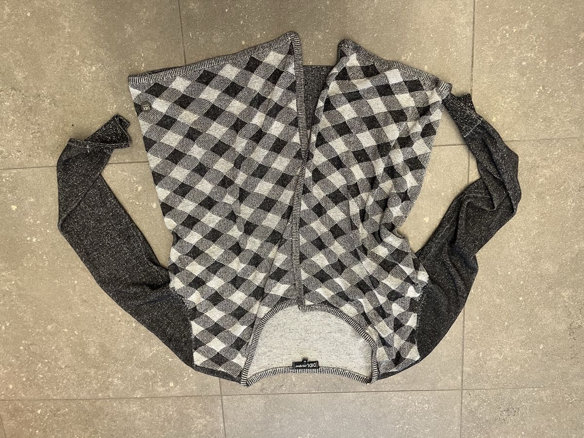 Maglioni & Felpe: DIDI Strickjacke, Gr. S mit Karomuster🌸 – Usato da Niederglatt ZH venduto da karinso 7