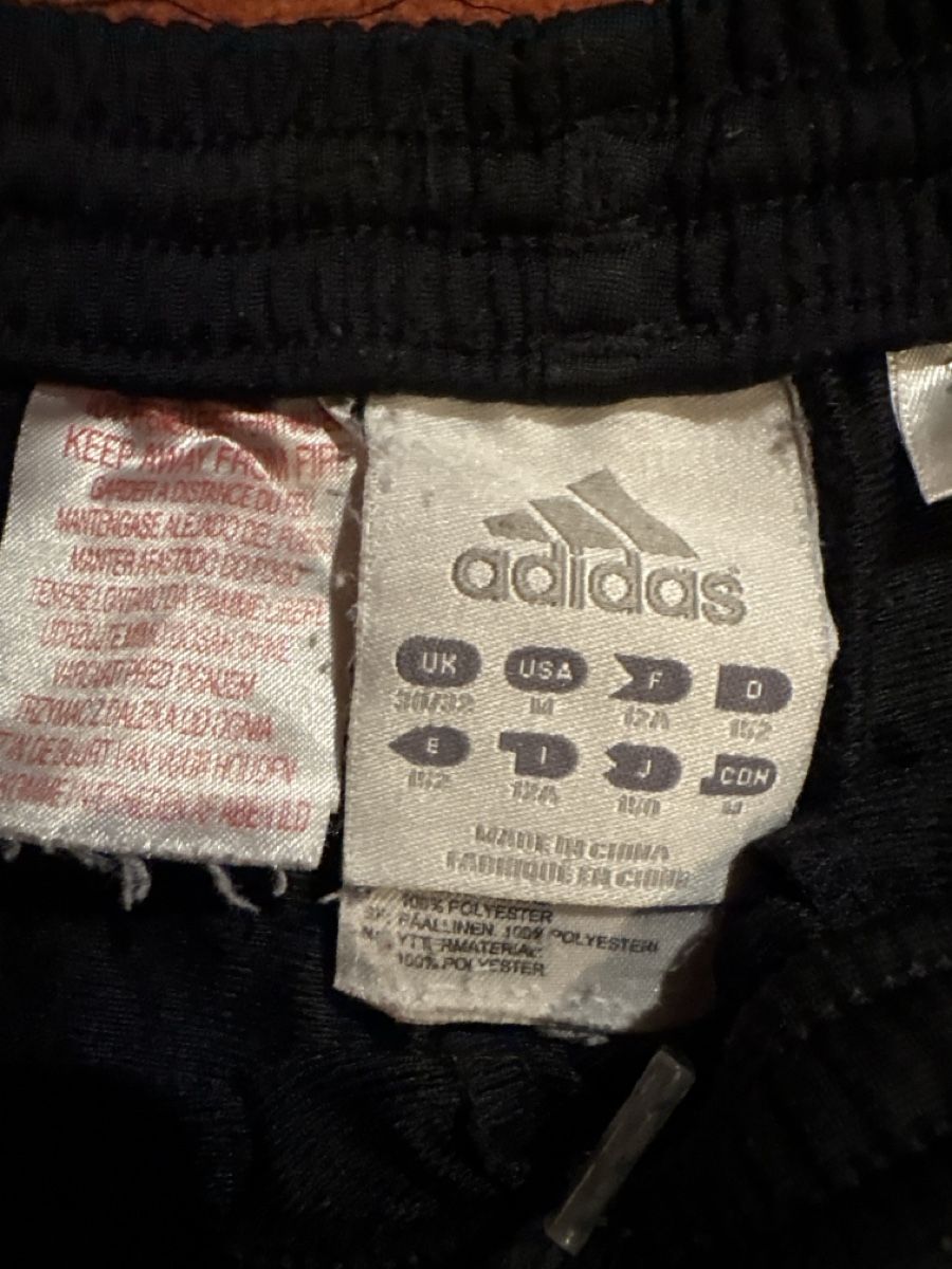 Adidas Pantaloni: Lockere Adidas Jogginghose – Usato da Affoltern am Albis venduto da tam_5vn5 2