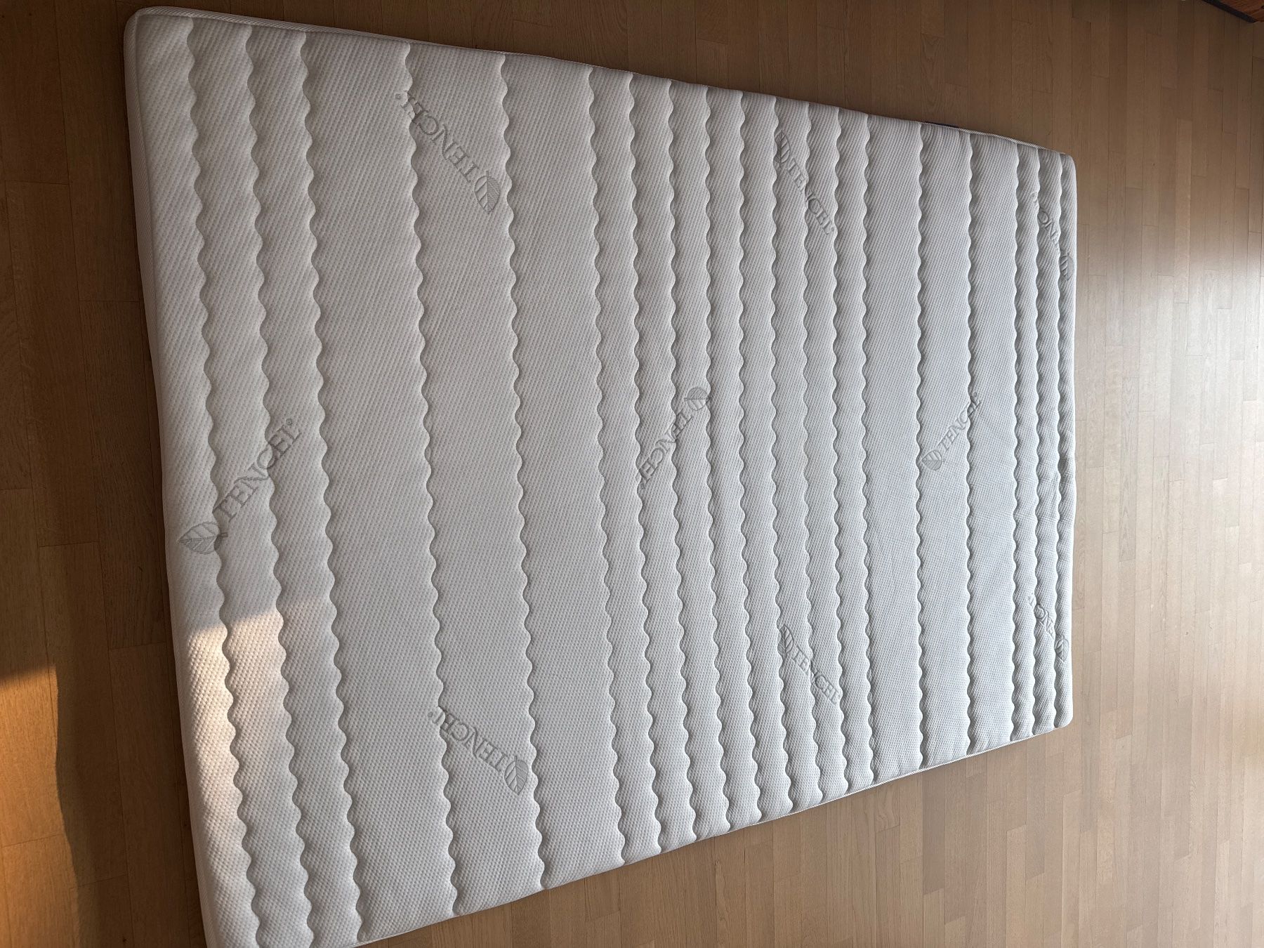 Matelas: Sur-matelas Tencel 135x190 – D'occasion à Genève par chr_77nw