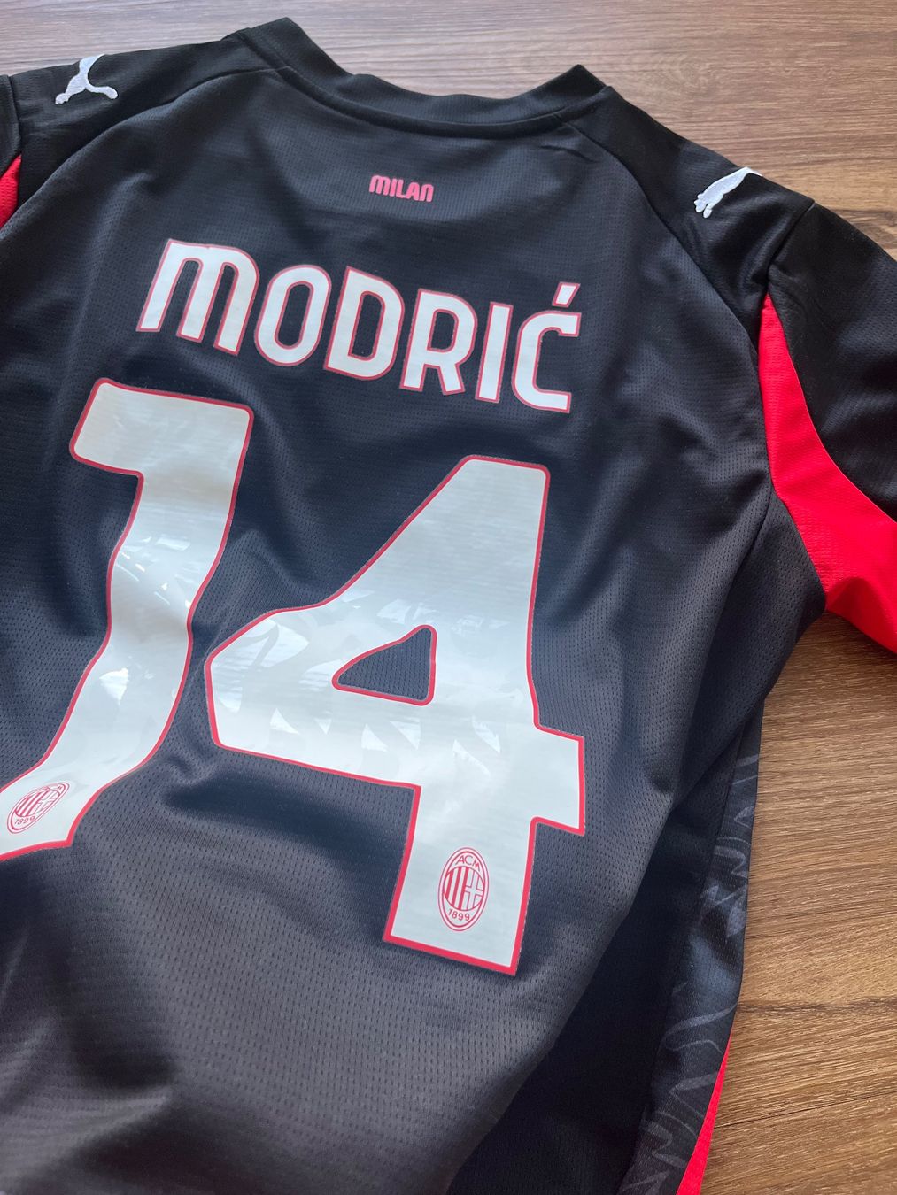 Puma Canottiere & Pantaloni: Ac Milan Trikot 25/26 - #14 Modric – Usato da Sursee venduto da dok_bz9b 3