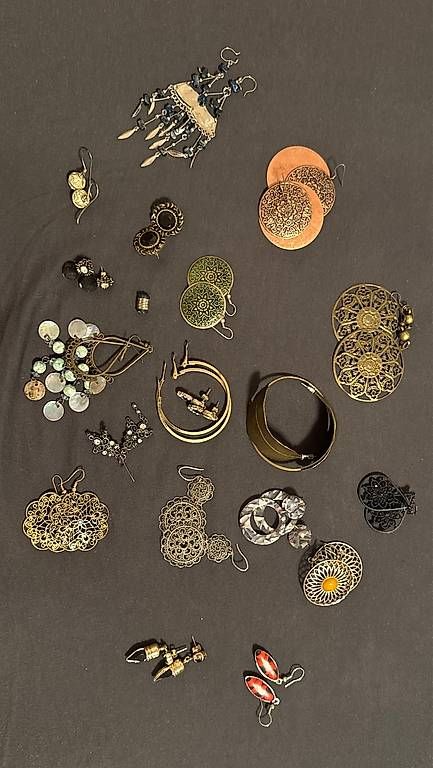Ohrringe & -stecker: Div. Ohrringe (Modeschmuck) – Gebraucht aus Muri AG von tiffer26