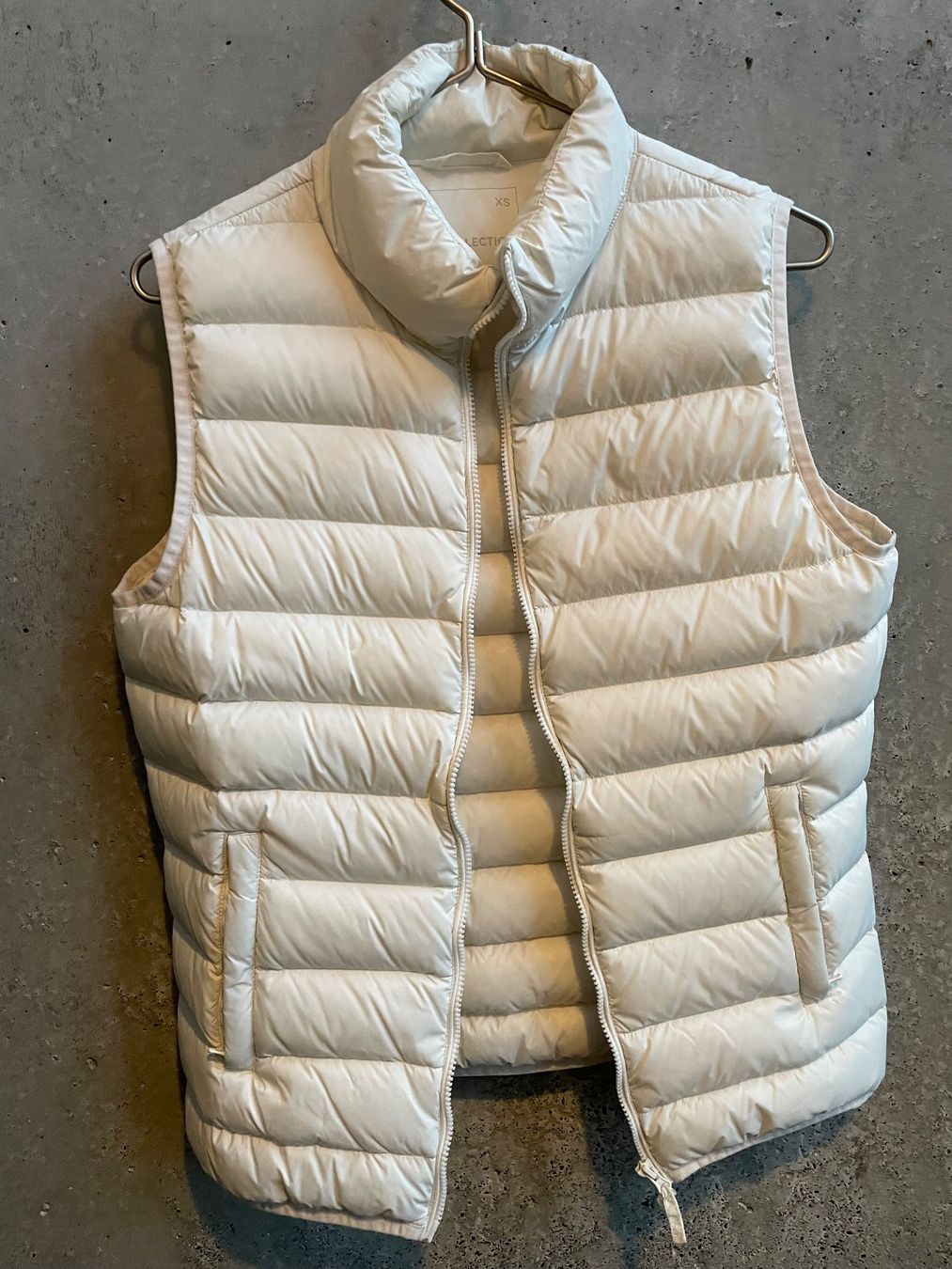 Gilets & Westen: MIGROS Daunengilet – Gebraucht aus Bern von leokislig