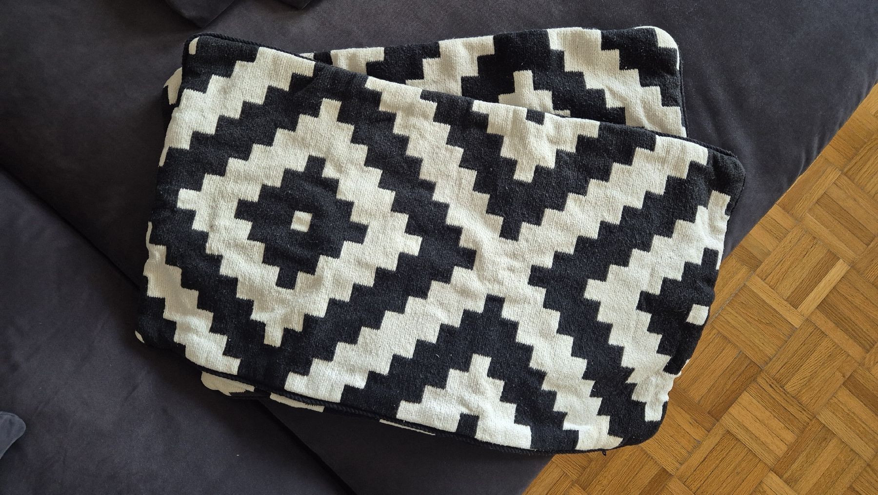 Ikea Coussins: Ikea Lappljung  – D'occasion à Luzern par Liiiou