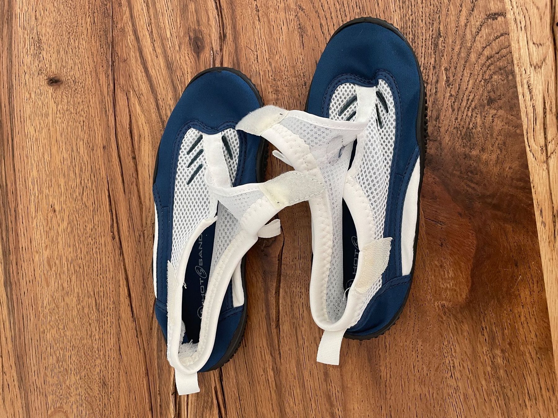 Scarpe da uomo: Strandschuhe Badeschuhe Hotsand Grösse 35 – Nuovo (secondo la descrizione) da Rothenburg venduto da Disney3 4
