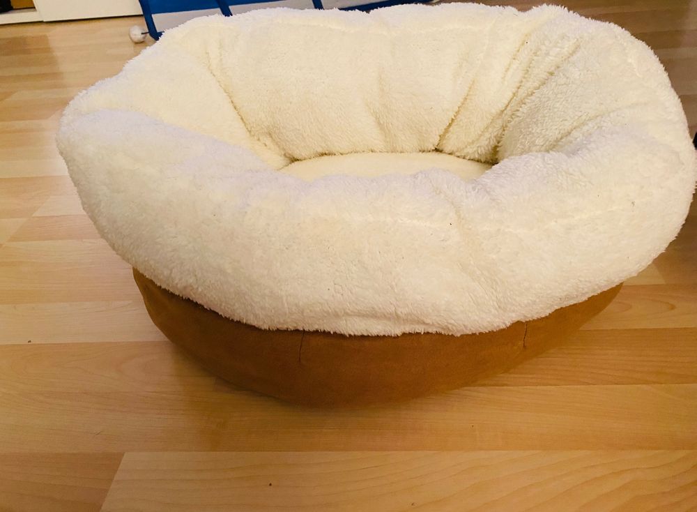 Karlie Katzenbett Snow – Rund, Ø 50 Cm, Höhe 12 Cm | Kuscheliger Schlafplatz Für Katzen | Waschbar Bei 30°C