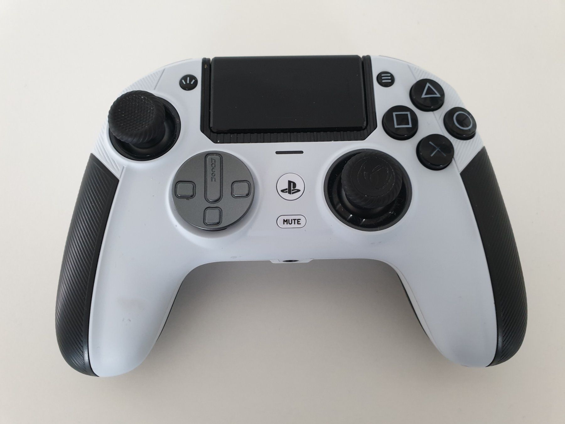 Sony Controller: Nacon Revolution 5 Pro Controller PS5/PS4 - Neu! – Usato da Dagmersellen venduto da Cizero