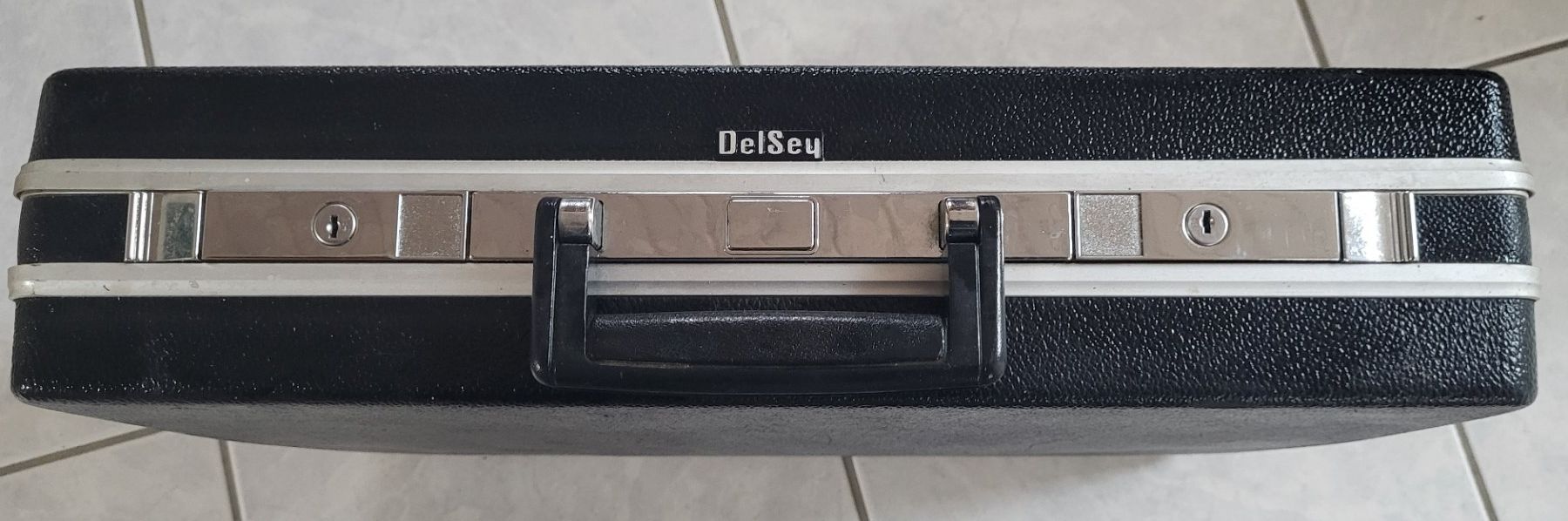 Delsey Koffer & Taschen: Porte-documents Delsey – Gebraucht aus Corserey von ded_7fys