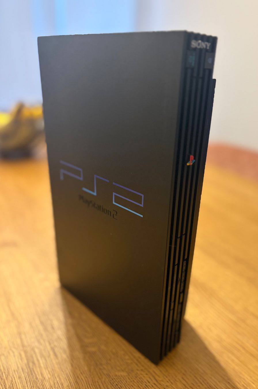 Sony Console: PlayStation 2 Konsole inkl. Controller, HDMI-Adapter & Spiel – Usato da Niederrohrdorf venduto da Olykesh 1