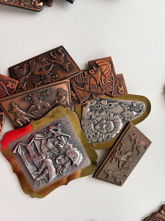 Placchette & Badge: Luzerner Fasnachtsplaketten – Usato da Jonen venduto da Luzella 2