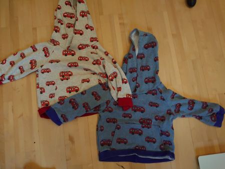 2x Kapuzenpullover Gr. 98
