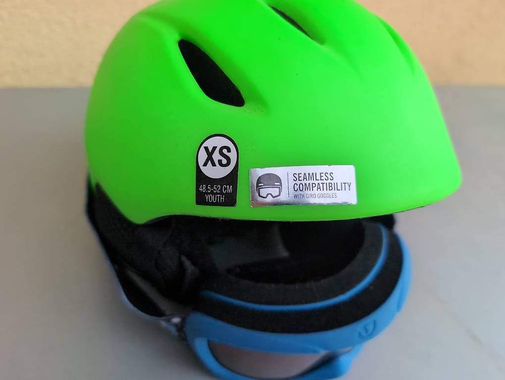 Caschi: Casque de ski Giro enfant  – Usato da Fully venduto da Gouzouille 1
