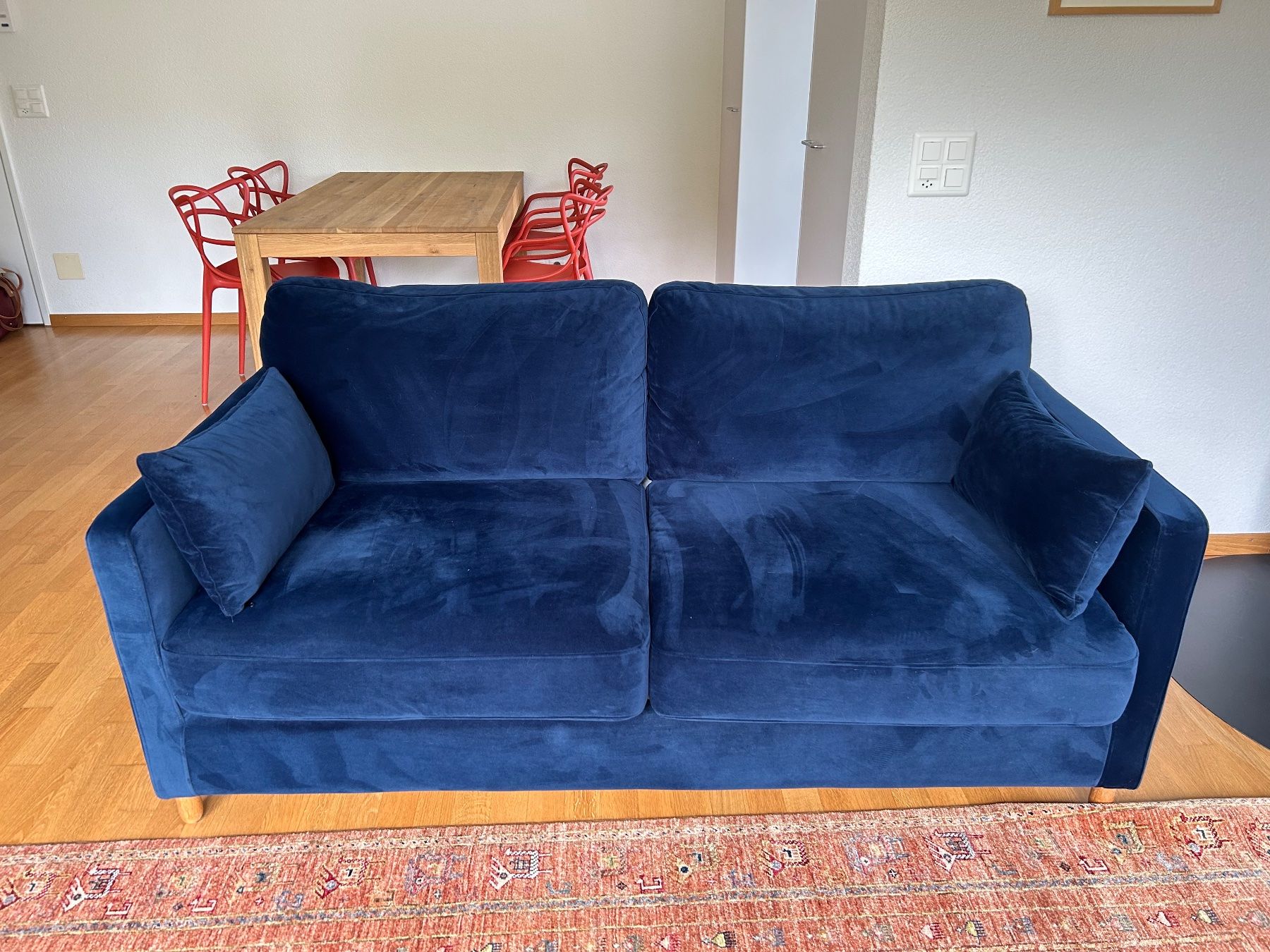 Maisons du monde Sofas: Canapé-lit en velours bleu nuit – Gebraucht aus Zürich von Kavaga 3