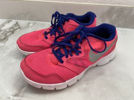 Mädchen Turnschuhe von Nike Gr. 36.5