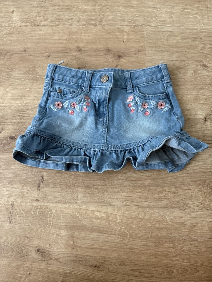 C&A Kleider & Röcke: C&A Jeans Jupe Gr. 98 mit Blumen – Neu (gemäss Beschreibung) aus Meierskappel von Similein93