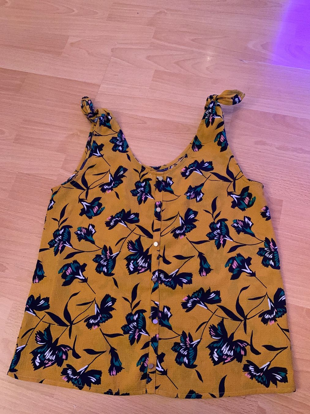 Top: Joli débardeur Garance taille S – Usato da MEYRIN venduto da Gwendo10 1