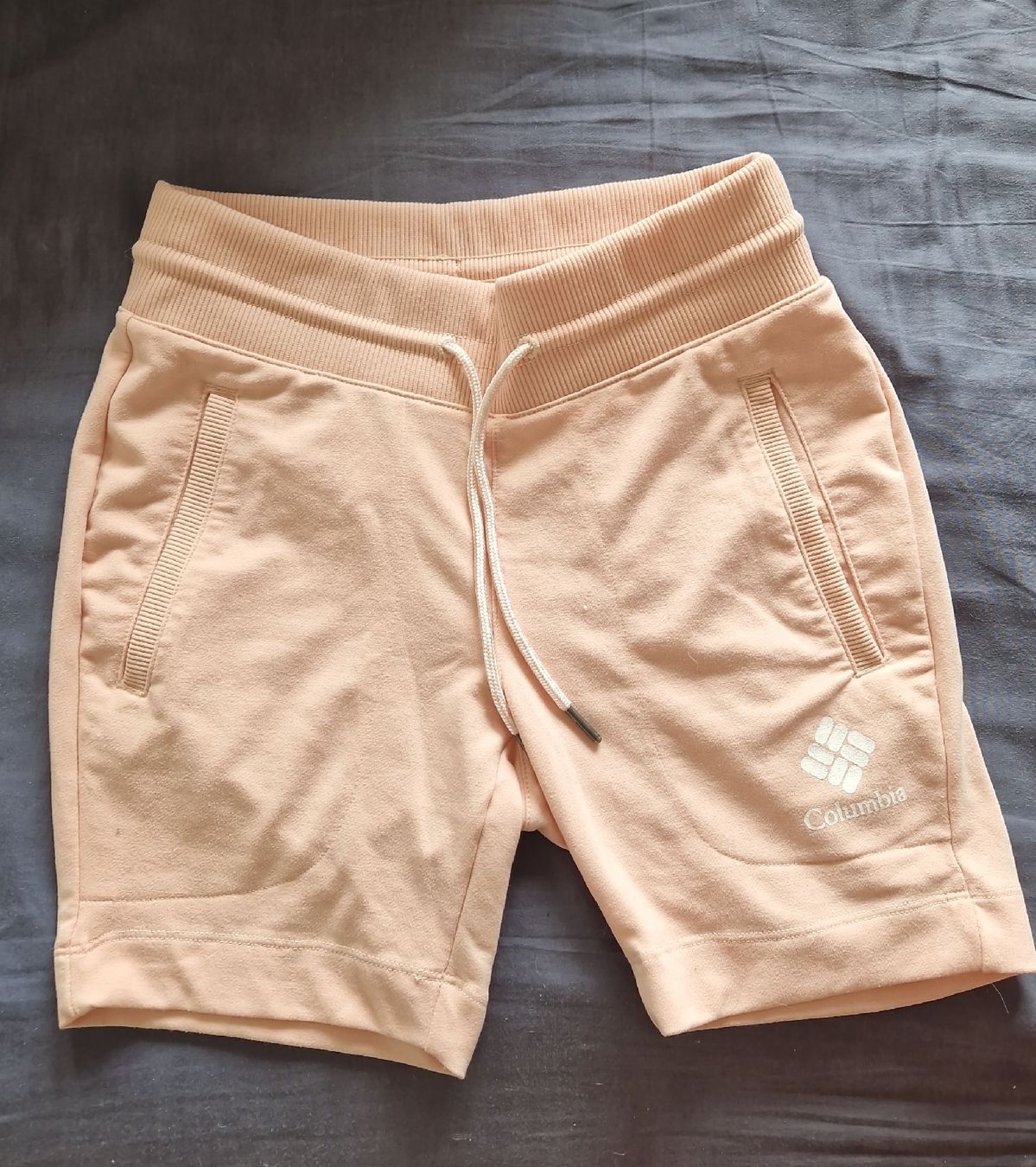 Pantaloni: Short Columbia rose – Nuovo (secondo la descrizione) da Montana venduto da cla_p9mg
