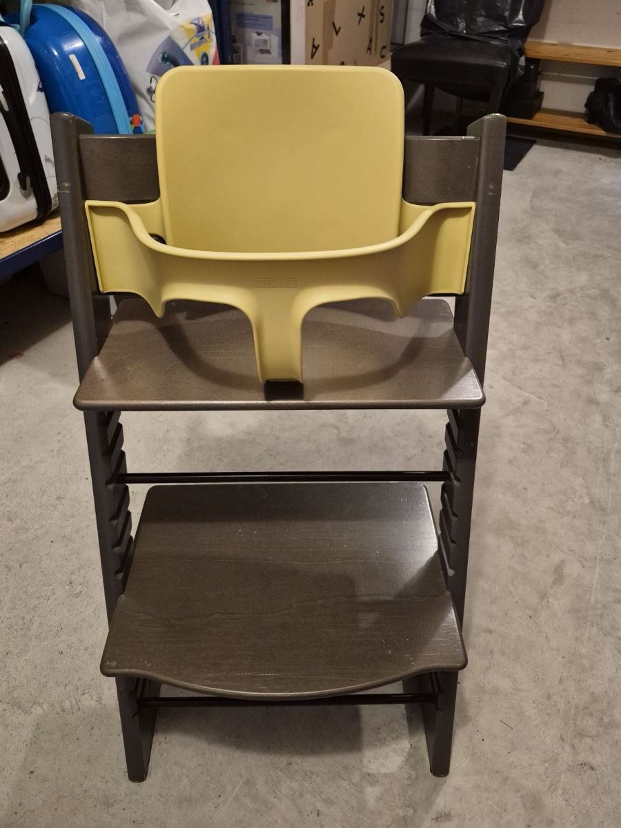 Stokke Seggioloni: Stokke Tripp Trapp Hochstuhl mit Babyset  – Usato da Sevelen venduto da gsandax