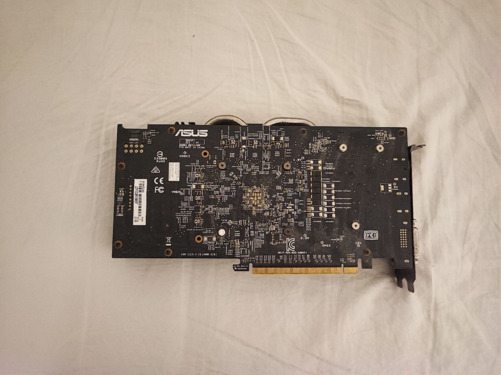 Amd Cartes graphiques: RX 570 4GB – D'occasion à Fribourg par Bastien_Akku-rep 1