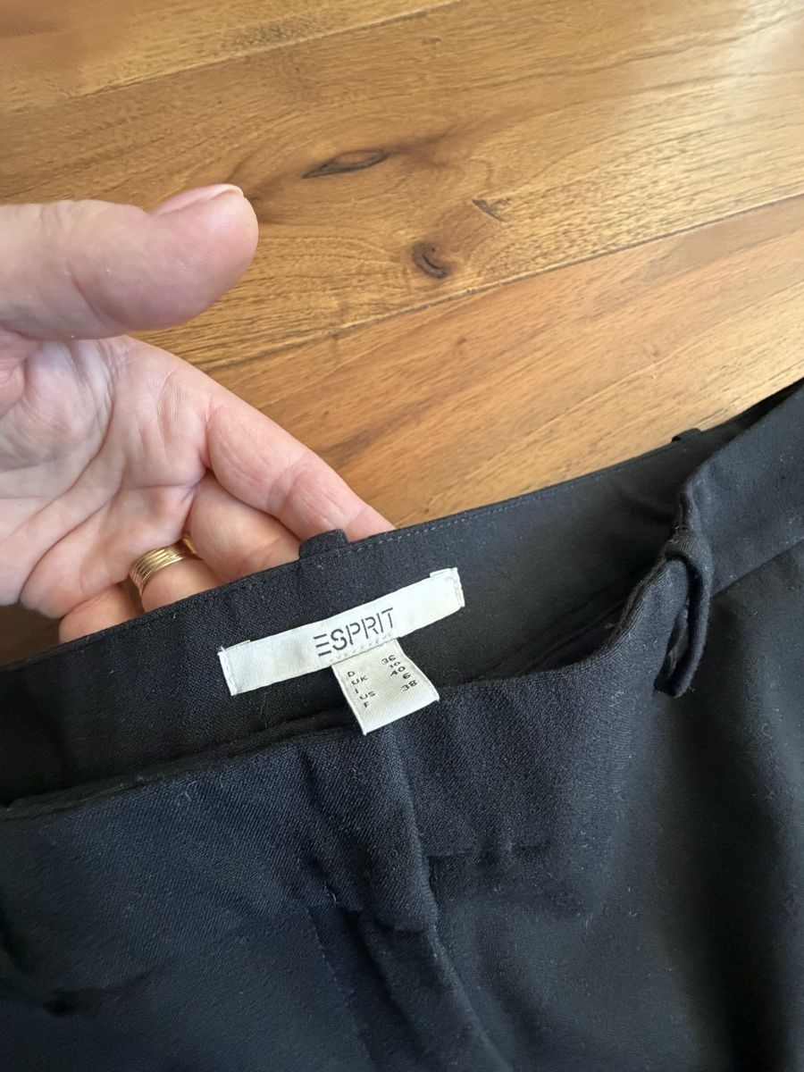 Esprit Pantaloni: Pantaloni Esprit neri – Usato da Cademario venduto da Iby_30 2