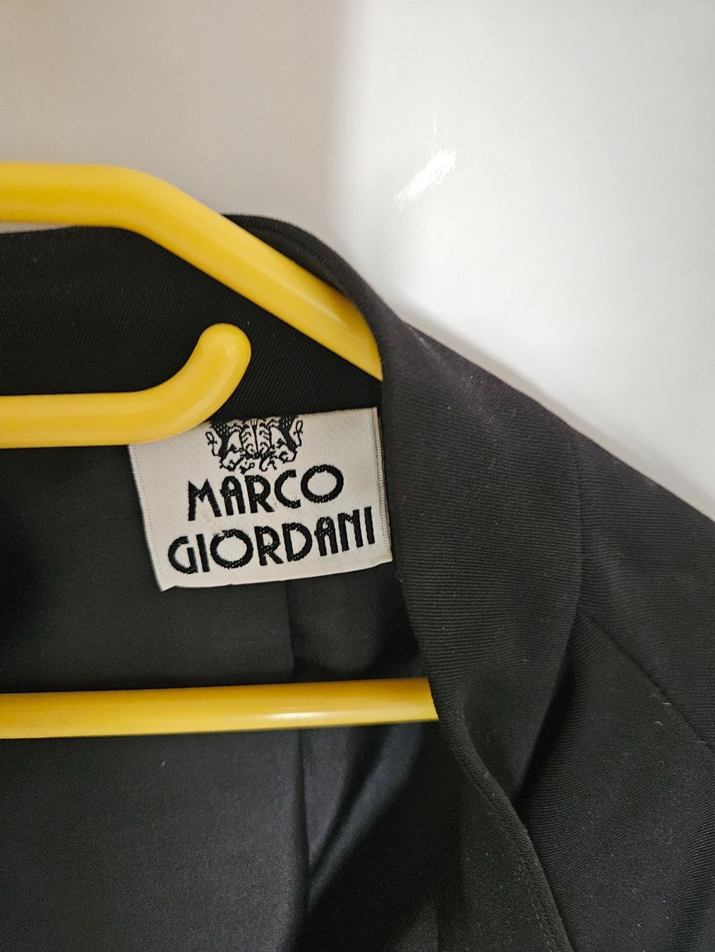 Giacche: Veste tailleur colle officier – Usato da Chavannes-près-Renens venduto da DorotheeDemeester 1