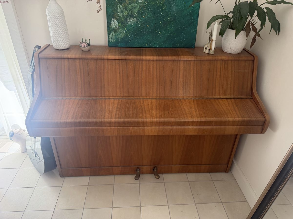 Musikinstrumente: Klavier Wellington Holz, 60 Zeichen – Gebraucht aus Therwil von massimo_gino 2