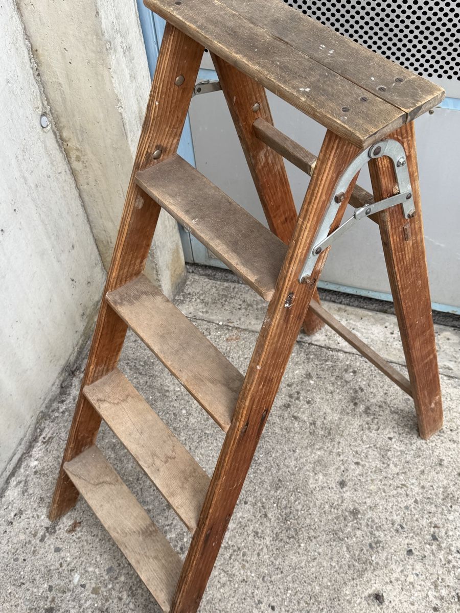 Scale: Escabeau en bois pliable  – Usato da Bussigny venduto da ShopOp