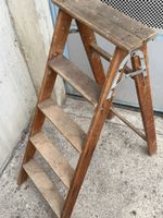 Escabeau en bois pliable 