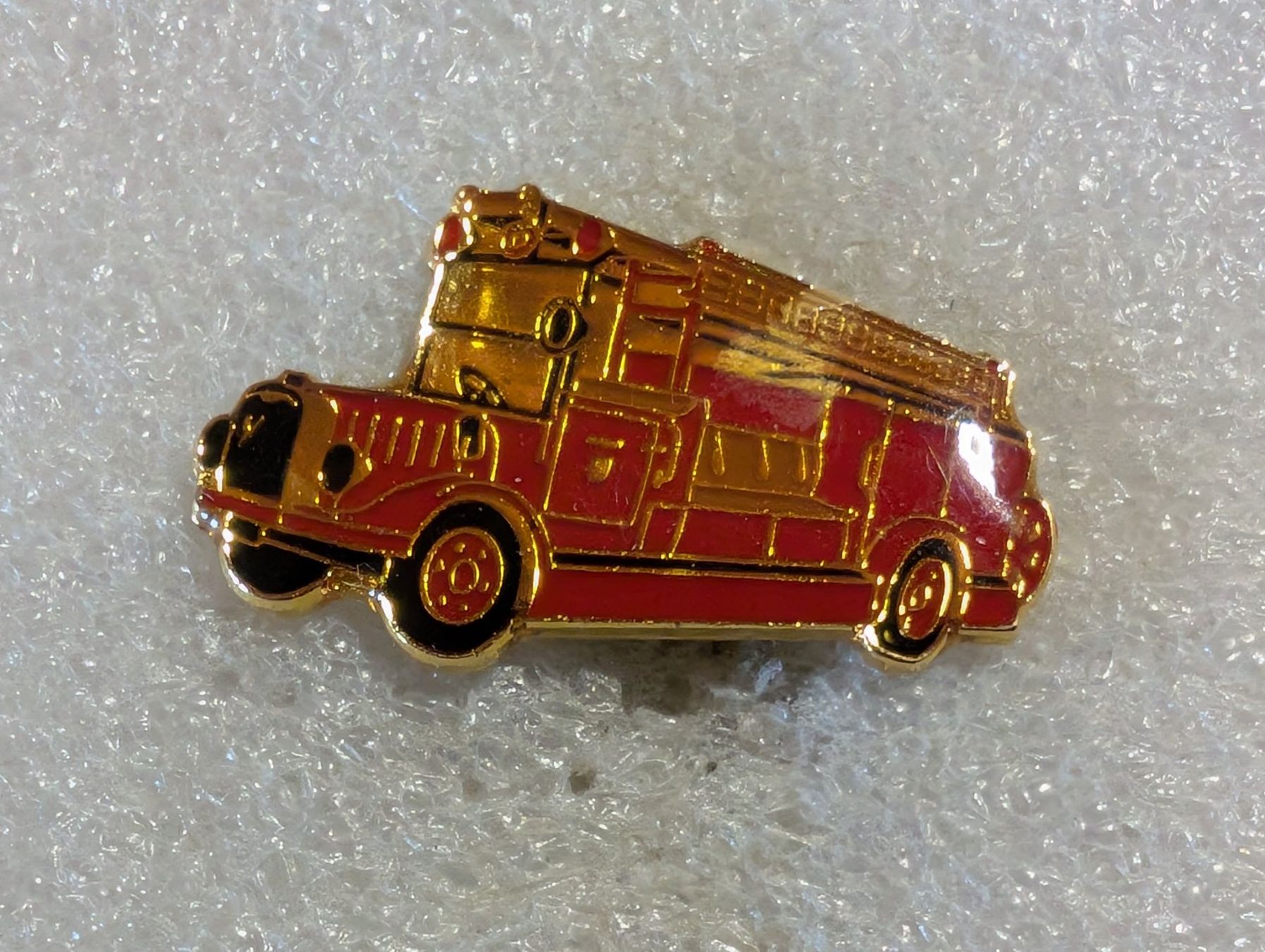 Placchette & Badge: Ansteckpin 116: Feuerwehr LKW – Usato da Oppligen venduto da Pin-Fall-Shop