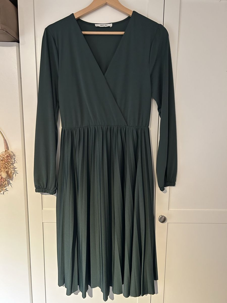 Vestiti: Dunkelgrünes Kleid, Grösse 36 – Usato da Goldswil venduto da Juli20