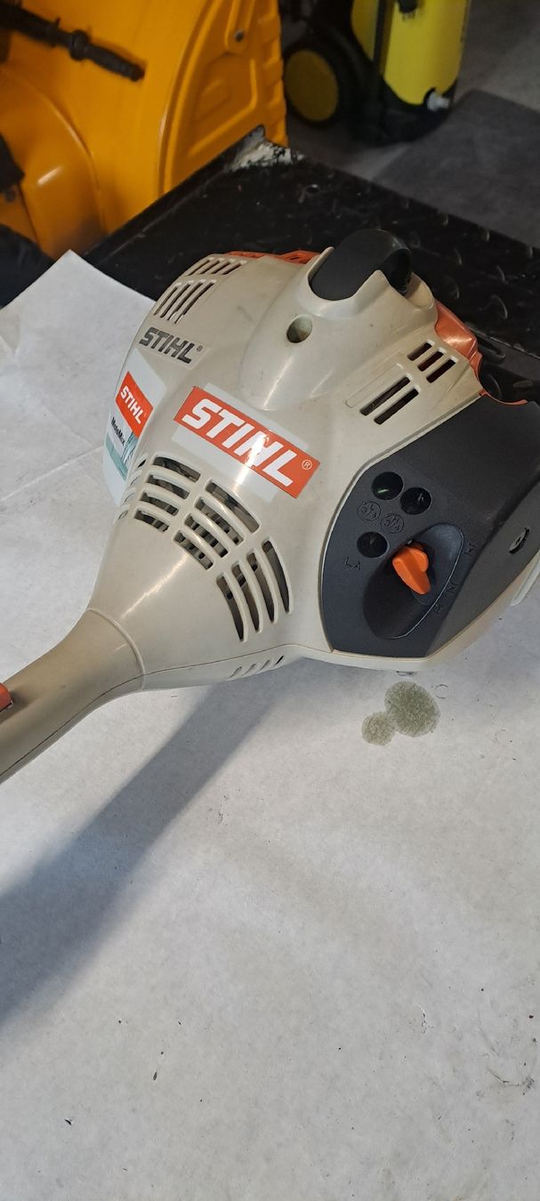 Stihl Rasenmäher: Stihl FS56R Rasentrimmer – Gebraucht aus Bilten von Zschweiz 3