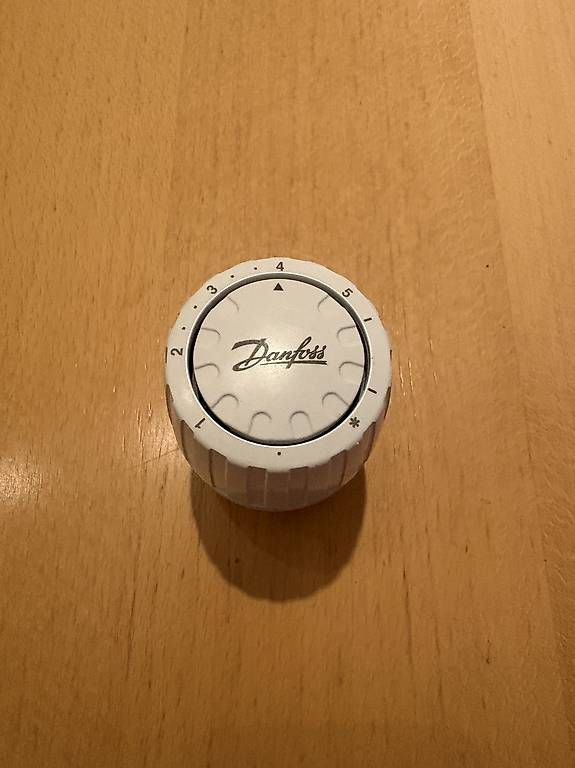 Radiateurs: DANFOSS Heizkörperthermostat – D'occasion à Hölstein par IHC633MJ