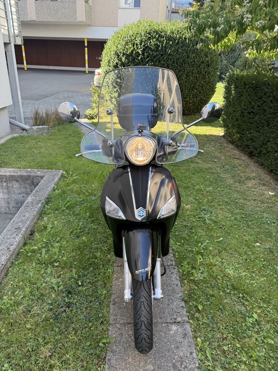 Piaggio Scooters: PIAGGIO LIBERTY 125 CC – D'occasion à Winterthur par Fabio_46