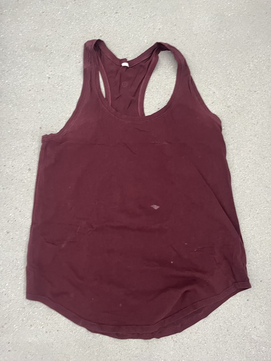 Lululemon Top: lululemon top – Usato da Dottikon venduto da kat_jk9m